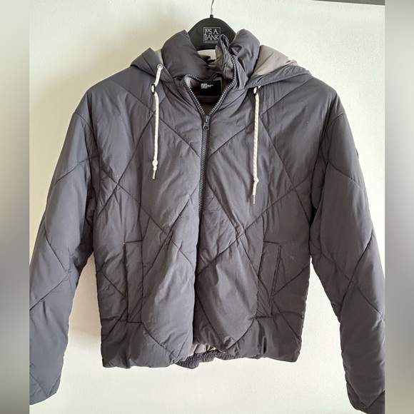 Vuori Jackets & Blazers - Vuori women’s coat EUC